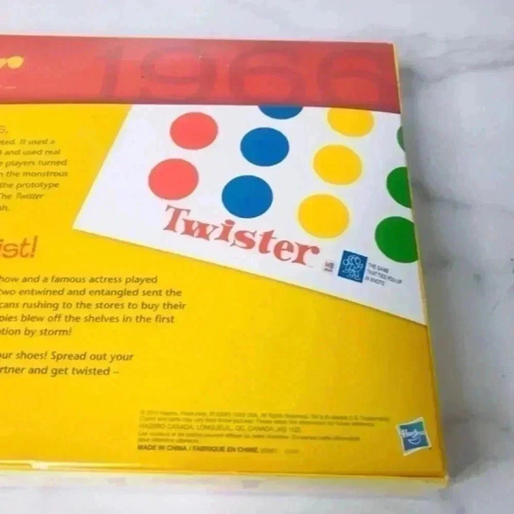 TWISTER BOARD GAME RETRO SERIES 1966 EDITION FACTORY SEALED CLASSIC FAMILY FUN - Picture 7 of 8